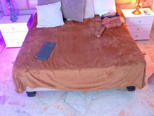 SelennaCooper webcam