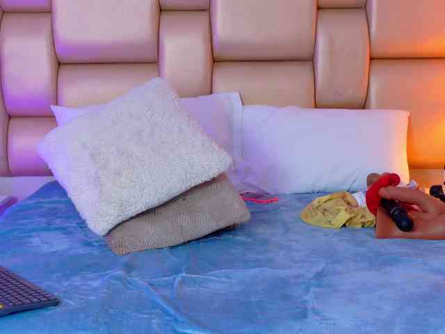 SelennaCooper webcam