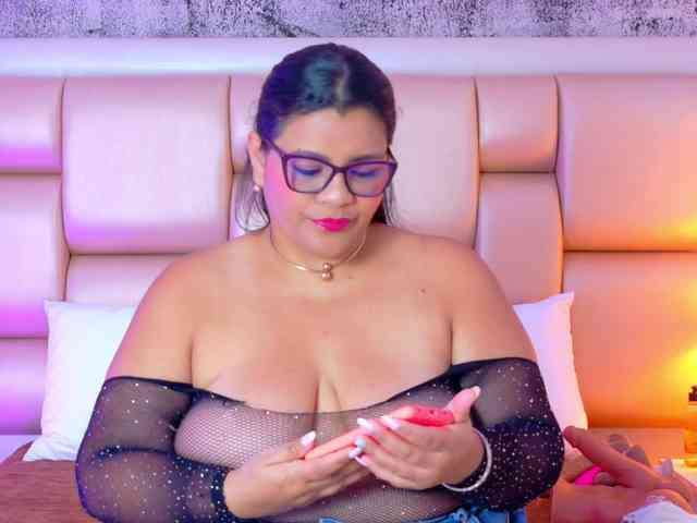 SelennaCooper webcam