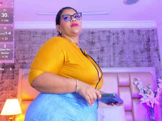 SelennaCooper webcam