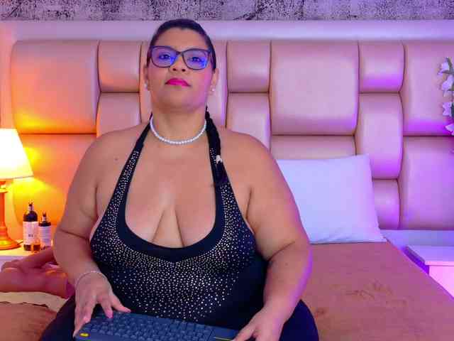 SelennaCooper webcam