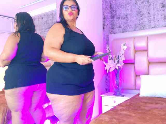 SelennaCooper webcam