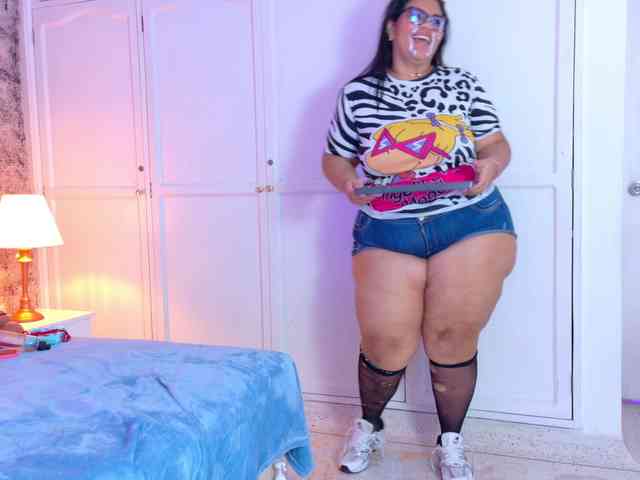 SelennaCooper webcam