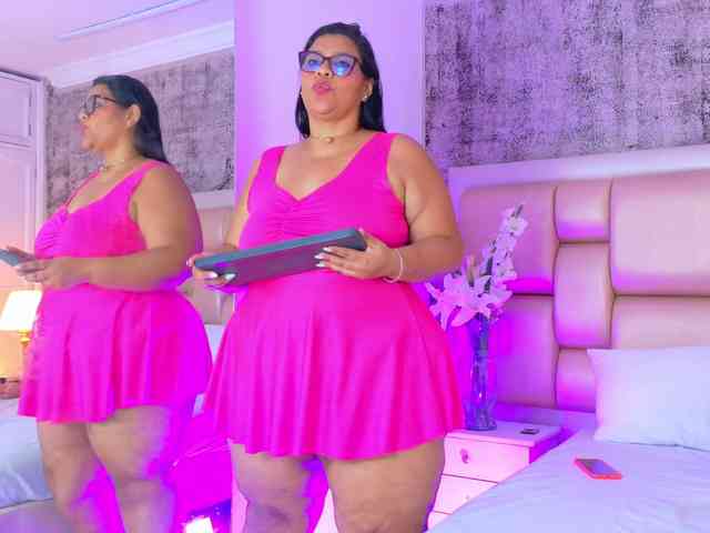 SelennaCooper webcam