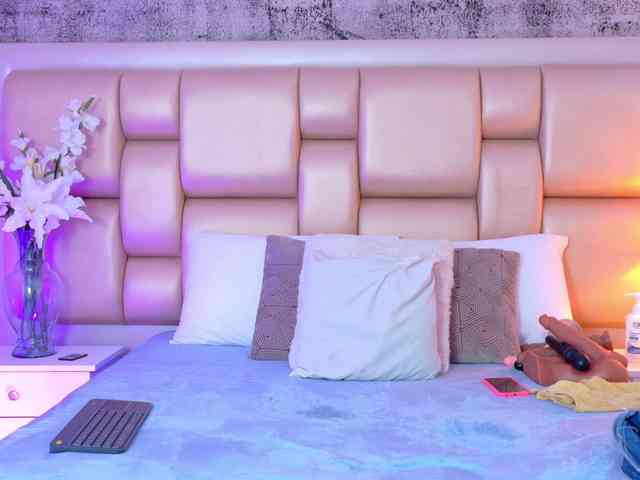 SelennaCooper webcam