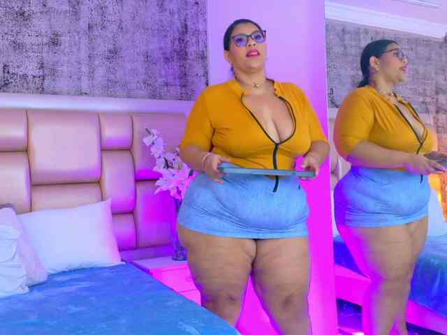 SelennaCooper Live Webcam on BongaCams