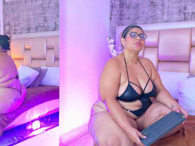 SelennaCooper webcam