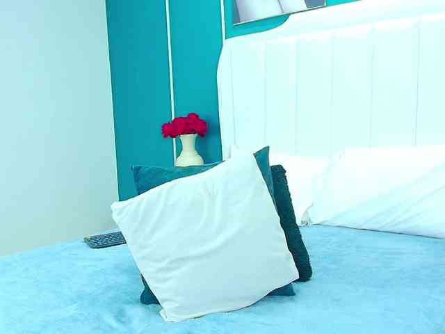 SelennaCooper webcam