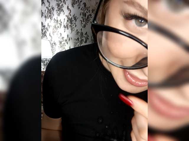 kissipissi's BongaCams show and profile