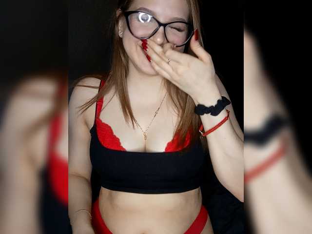 kissipissi's BongaCams show and profile