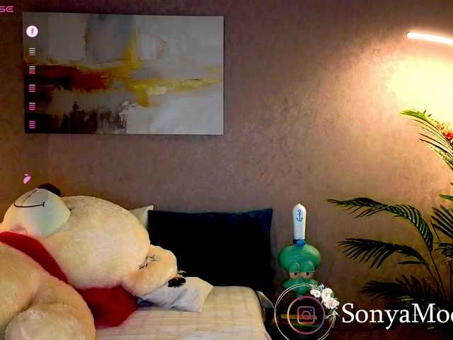 Live with Sonya-Love on FliCam