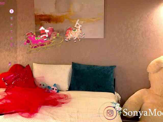 Sonya-Love webcam
