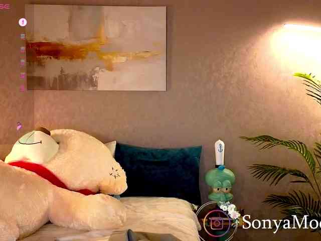 Sonya-Love webcam