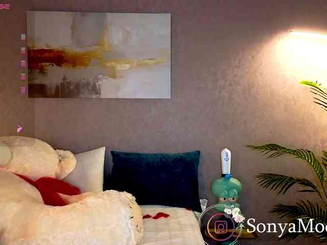 Sonya-Love webcam
