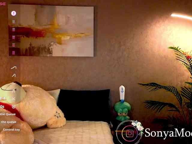 Sonya-Love webcam