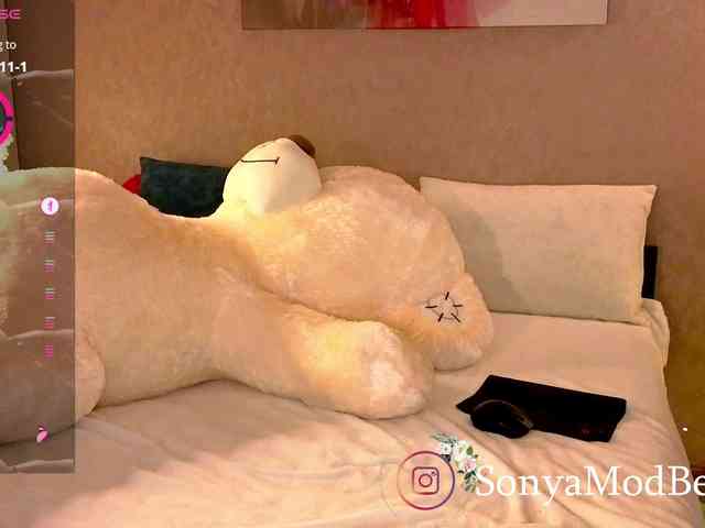 Sonya-Love webcam