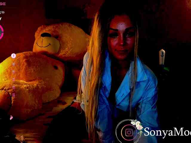 Sonya-Love webcam