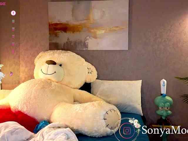 Sonya-Love webcam