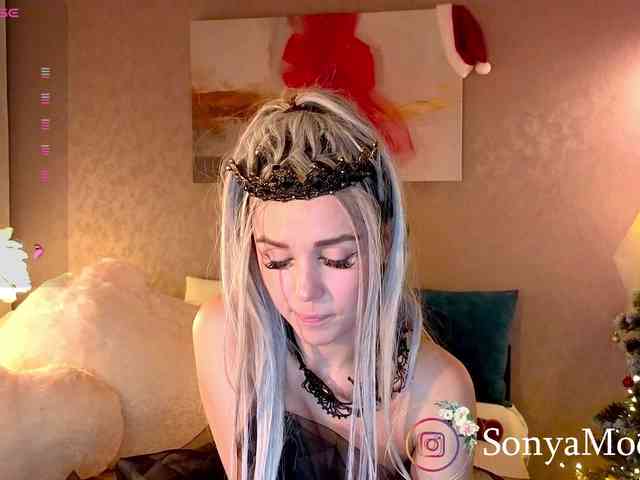 Sonya-Love webcam