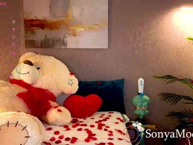 Sonya-Love webcam