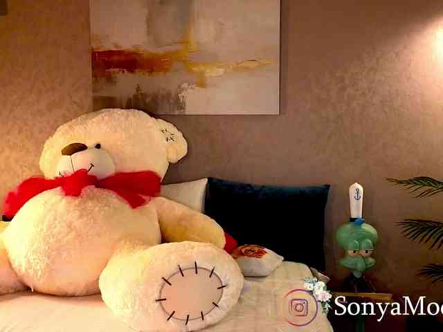 Sonya-Love webcam