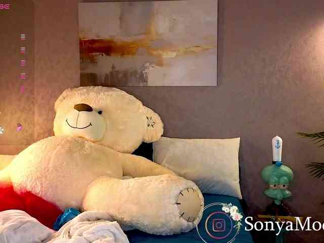 Sonya-Love webcam