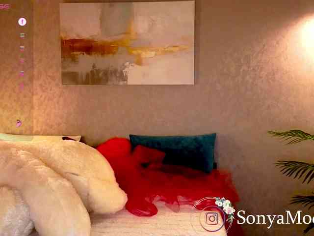 Sonya-Love webcam