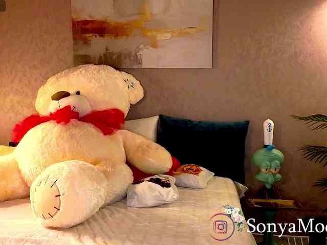 Sonya-Love webcam