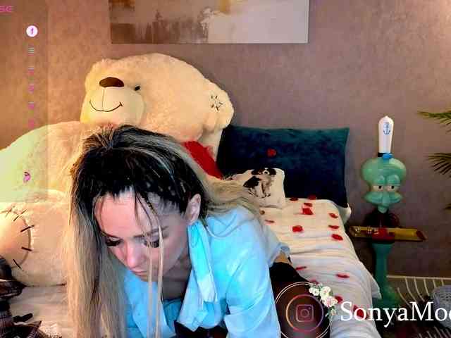 Sonya-Love webcam