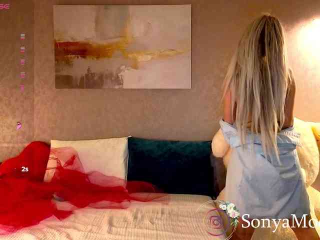 Sonya-Love webcam