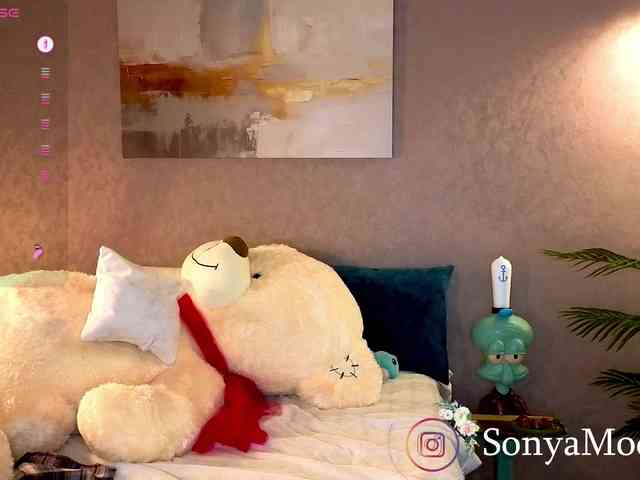 Sonya-Love webcam