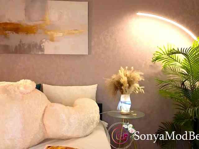 Sonya-Love webcam