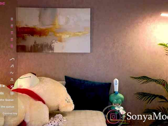 Sonya-Love webcam