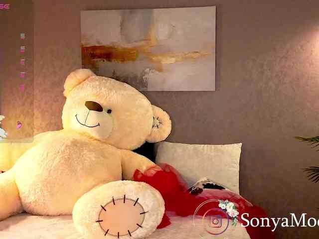 Sonya-Love webcam