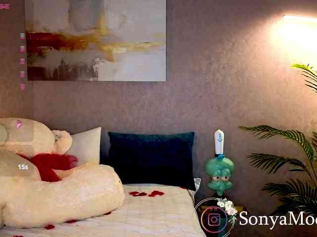 Sonya-Love webcam