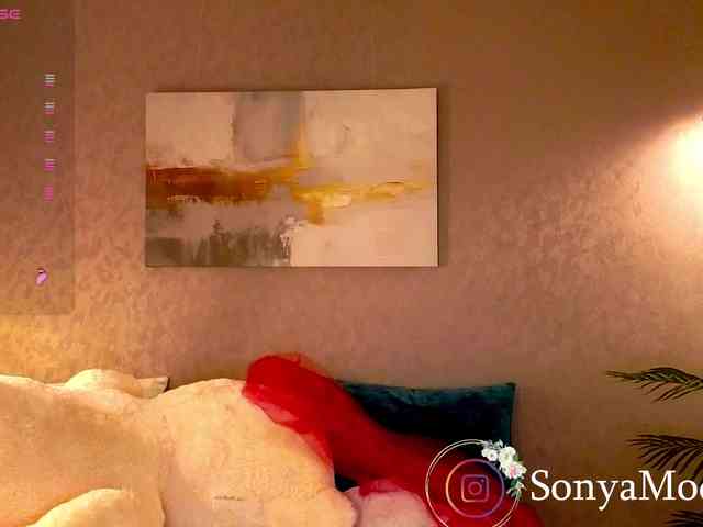 Sonya-Love webcam