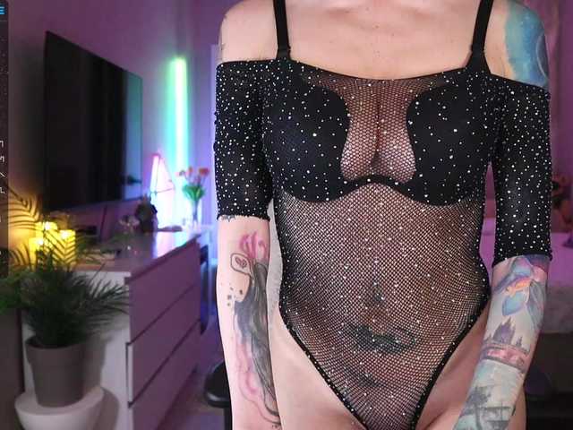 Break-me-Shake-me's BongaCams show and profile