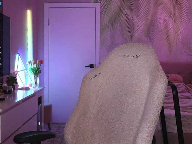 Break-me-Shake-me's BongaCams show and profile