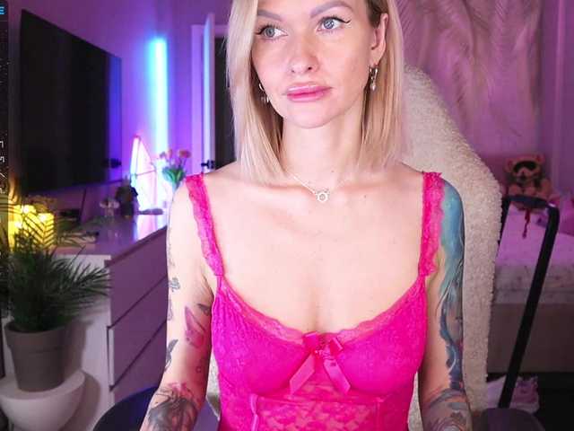 Break-me-Shake-me's BongaCams show and profile