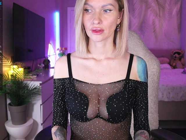 Break-me-Shake-me's BongaCams show and profile