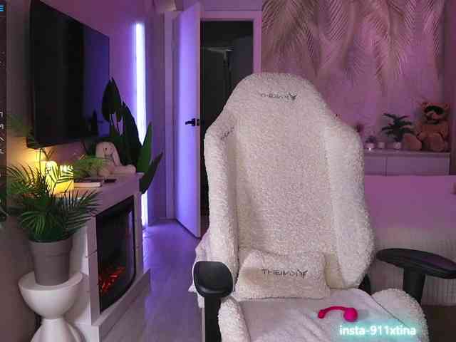 Break-me-Shake-m... Live Webcam on BongaCams