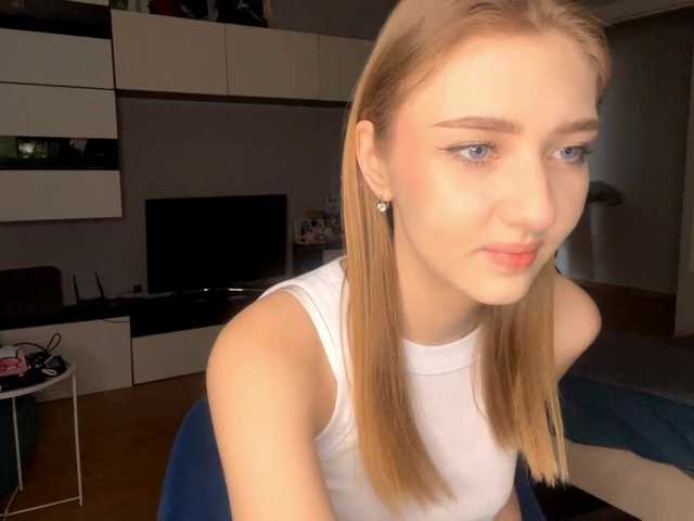 TyeshaDirksen's BongaCams show and profile