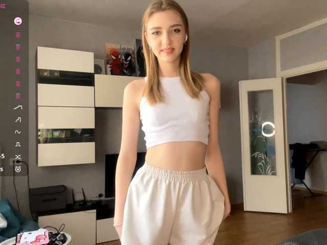 TyeshaDirksen's BongaCams show and profile
