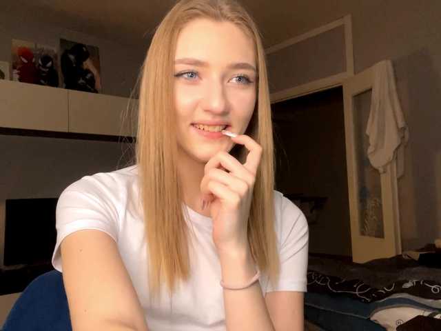 TyeshaDirksen's BongaCams show and profile