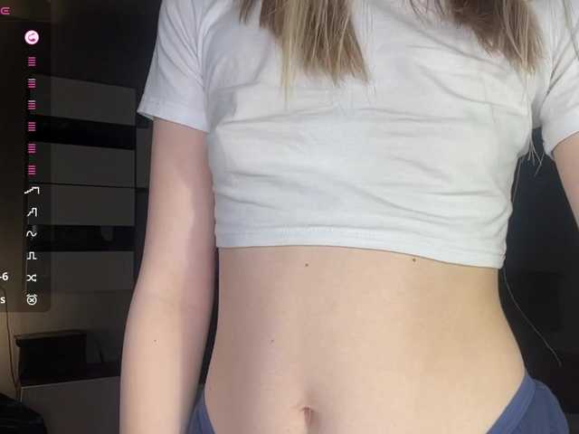 TyeshaDirksen's BongaCams show and profile