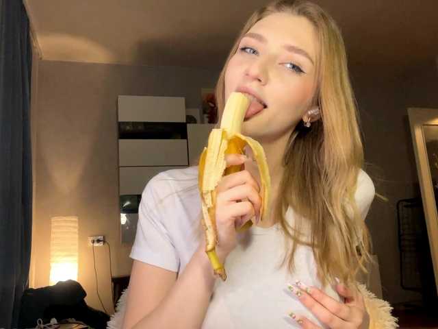 TyeshaDirksen's BongaCams show and profile