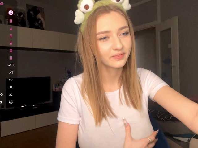 TyeshaDirksen's BongaCams show and profile