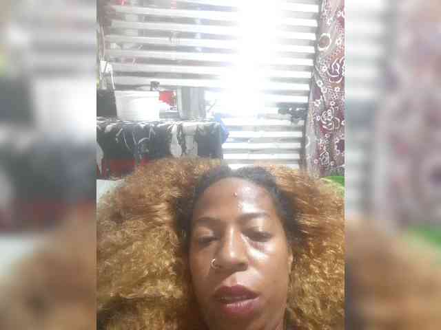 zoyadimasalong06 webcam