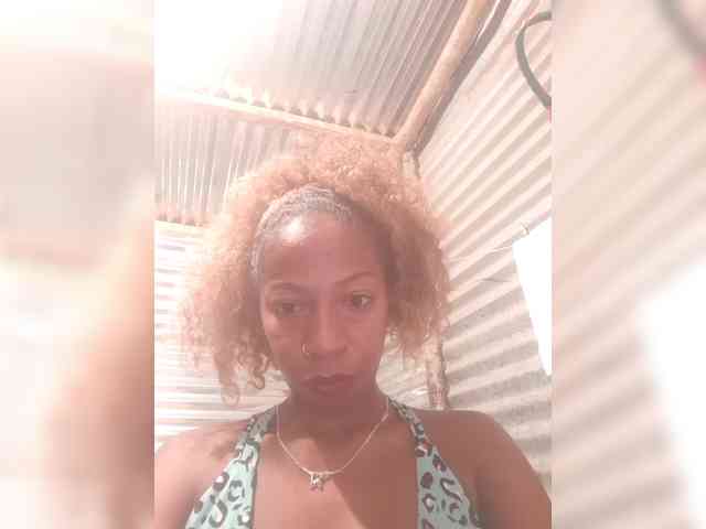 zoyadimasalong06 webcam