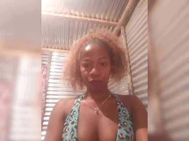 zoyadimasalong06 webcam